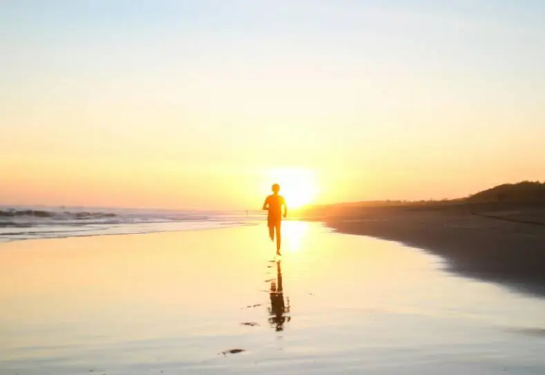 running-knee-pain-outside